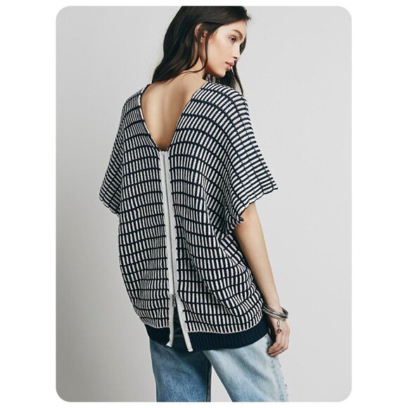Free People Navy Blue Something Special Back Zip Oversized Sweater sz xs - Picture 1 of 7